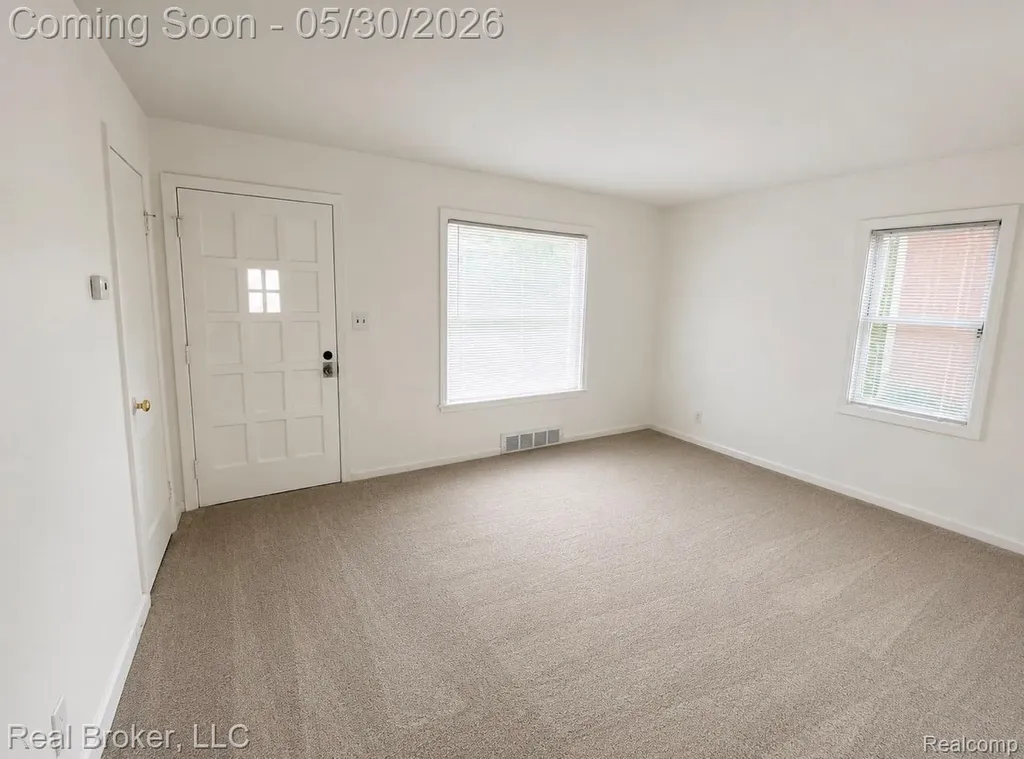 603 Vernier Road Grosse Pointe Woods City MI 48236