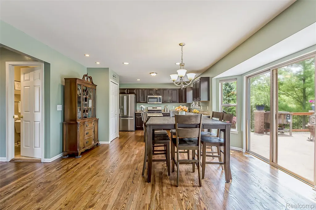 58721 Carriage Lane Lyon Charter Township MI 48178