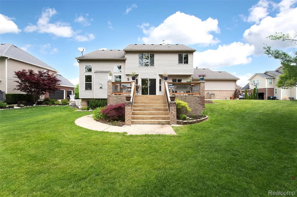 58721 Carriage Lane Lyon Charter Township MI 48178