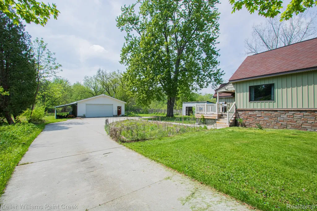 2165 Michigan Road Port Huron City MI 48060
