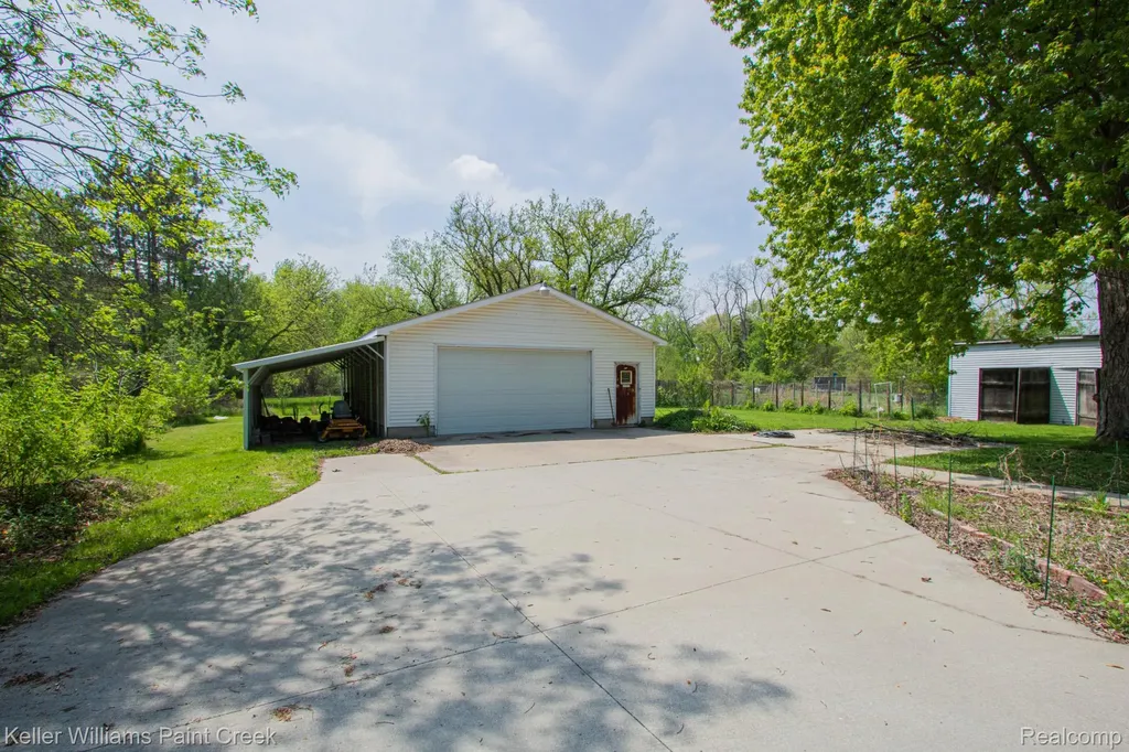 2165 Michigan Road Port Huron City MI 48060
