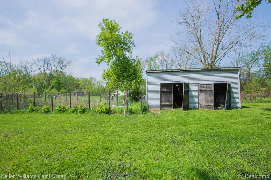2165 Michigan Road Port Huron City MI 48060