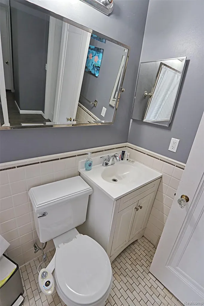 1149 Cambridge Road Berkley City MI 48072