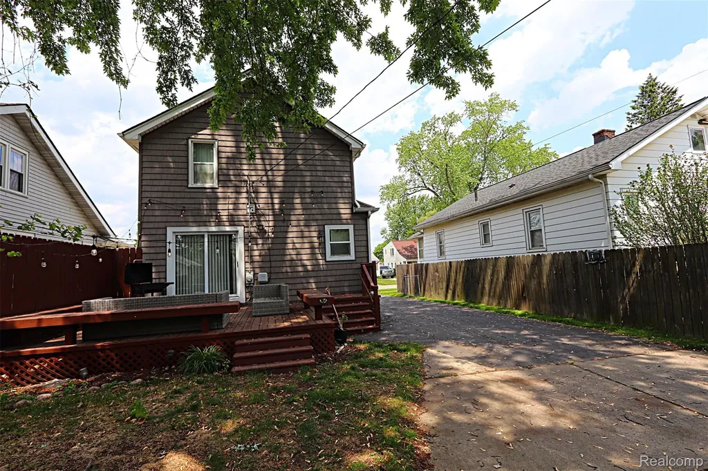 1149 Cambridge Road Berkley City MI 48072