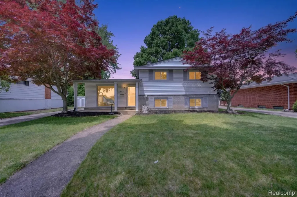 37168 Vincent Street Westland City MI 48186