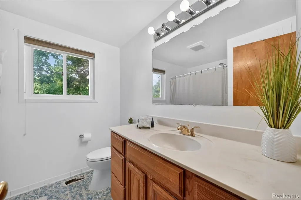 37168 Vincent Street Westland City MI 48186