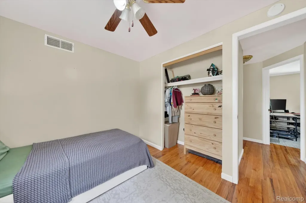 37168 Vincent Street Westland City MI 48186