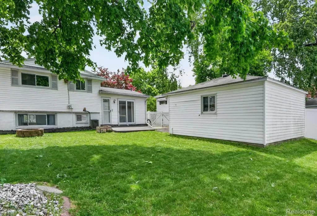37168 Vincent Street Westland City MI 48186