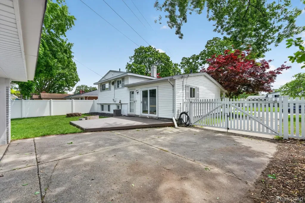 37168 Vincent Street Westland City MI 48186