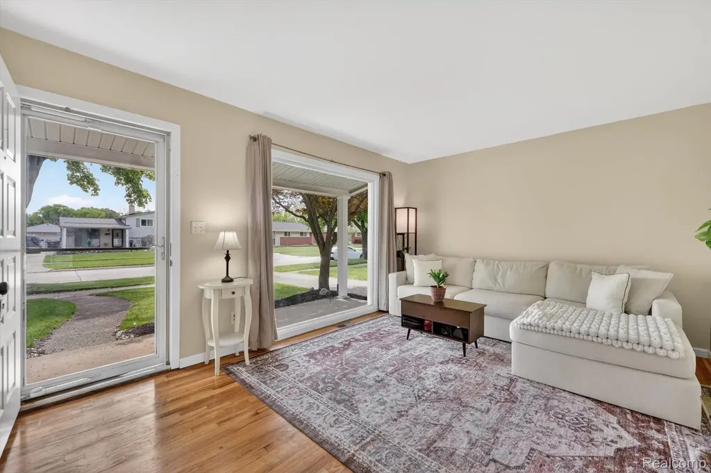 37168 Vincent Street Westland City MI 48186
