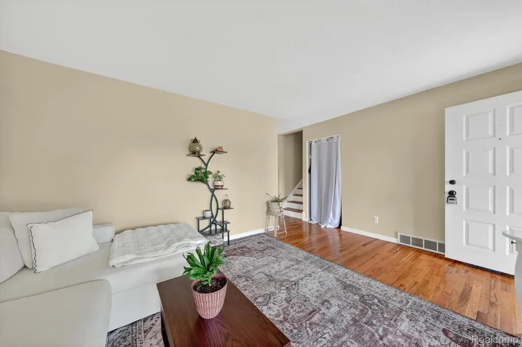 37168 Vincent Street Westland City MI 48186