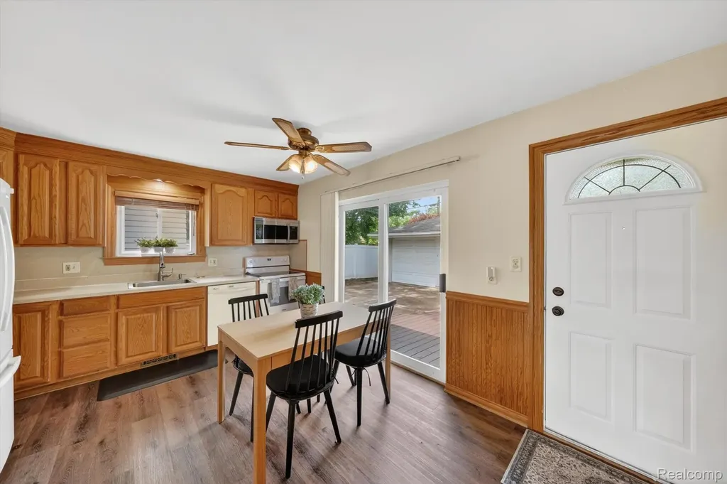 37168 Vincent Street Westland City MI 48186