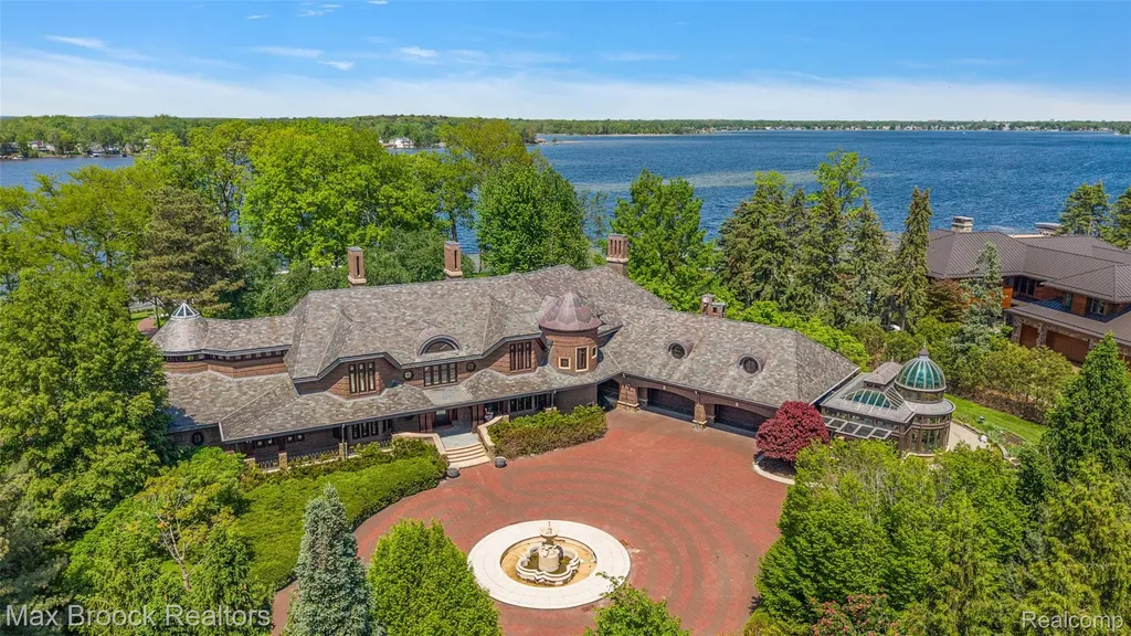 4740 Dow Ridge Road Orchard Lake Village City MI 48324