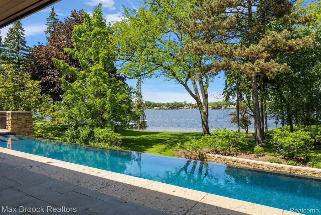 4740 Dow Ridge Road Orchard Lake Village City MI 48324