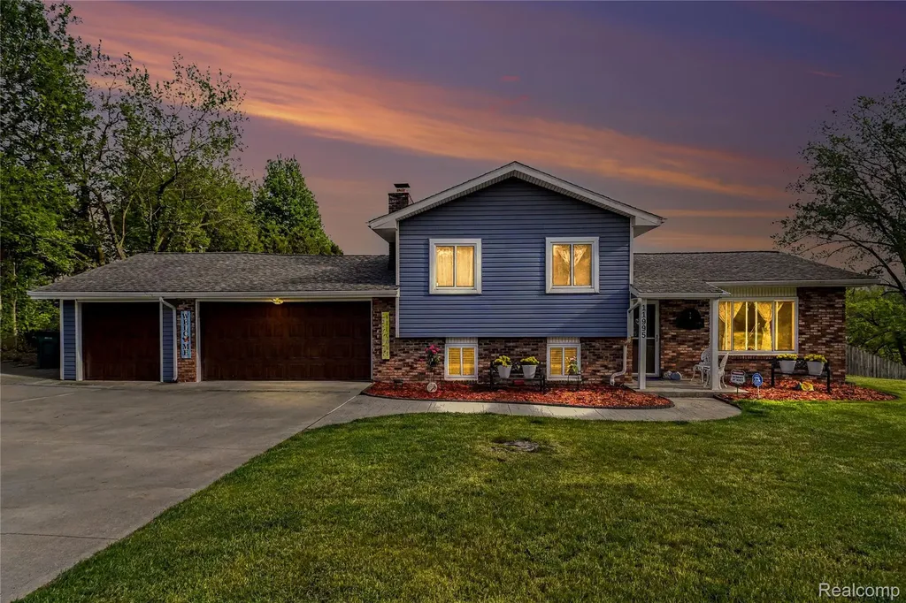 11995 Davisburg Road Springfield Charter Township MI 48350