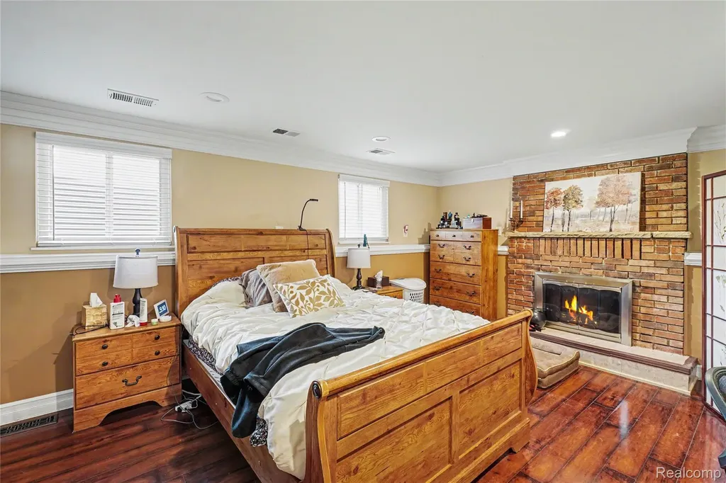 11995 Davisburg Road Springfield Charter Township MI 48350