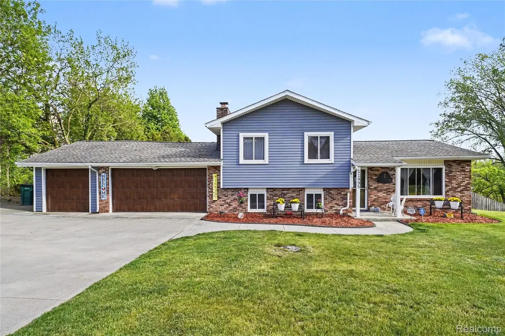 11995 Davisburg Road Springfield Charter Township MI 48350