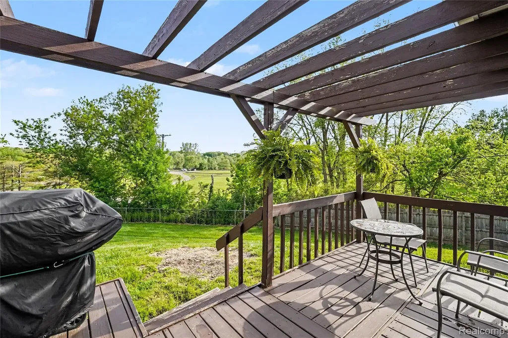 11995 Davisburg Road Springfield Charter Township MI 48350