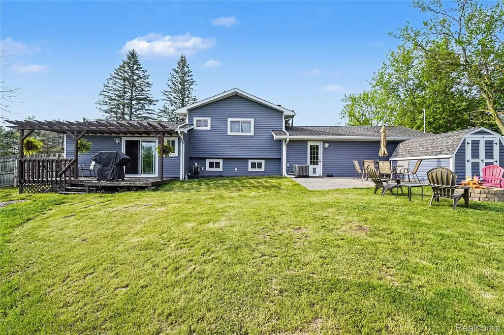 11995 Davisburg Road Springfield Charter Township MI 48350