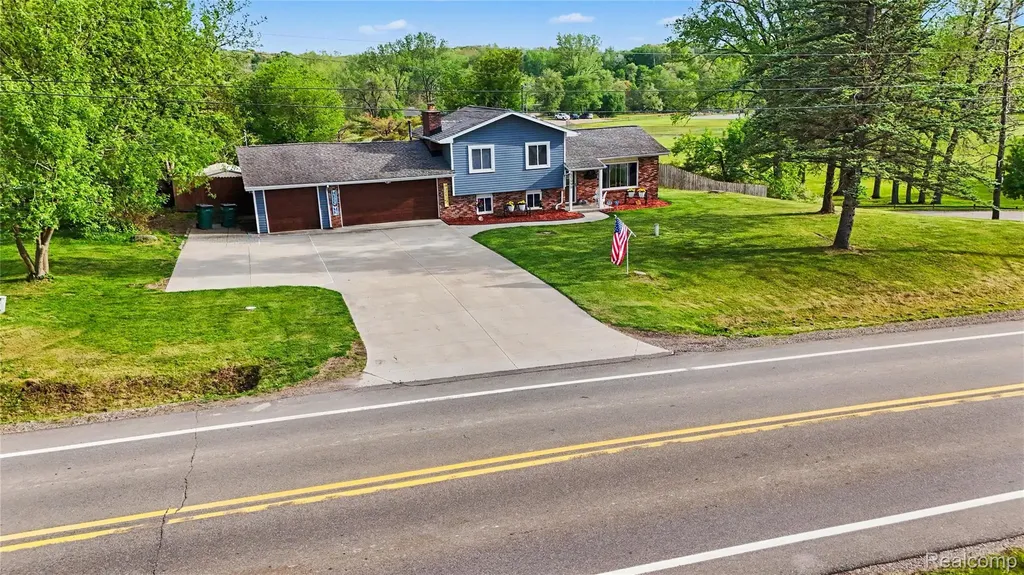 11995 Davisburg Road Springfield Charter Township MI 48350