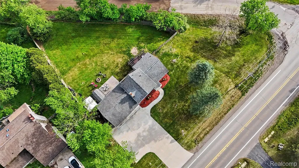 11995 Davisburg Road Springfield Charter Township MI 48350
