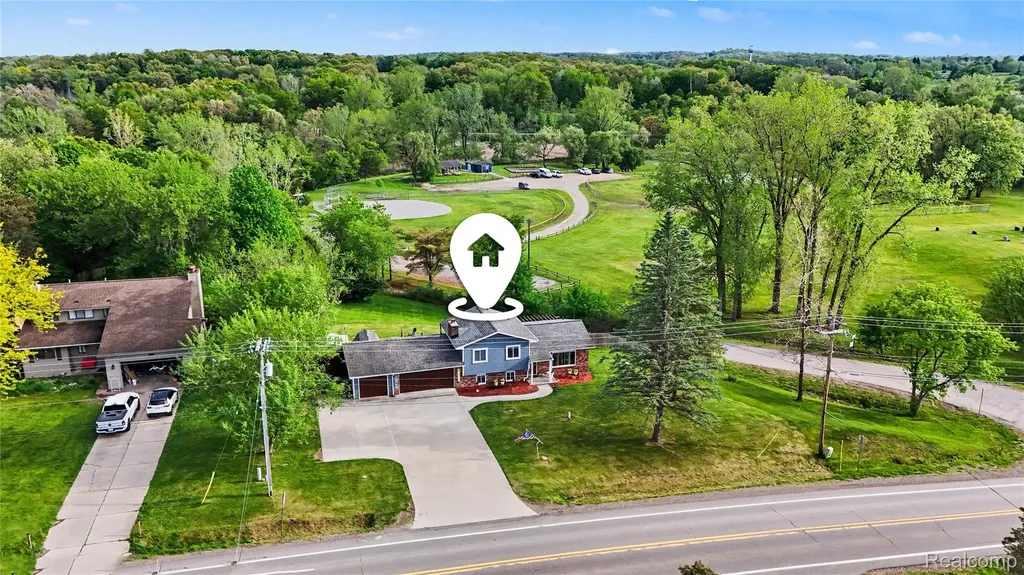 11995 Davisburg Road Springfield Charter Township MI 48350