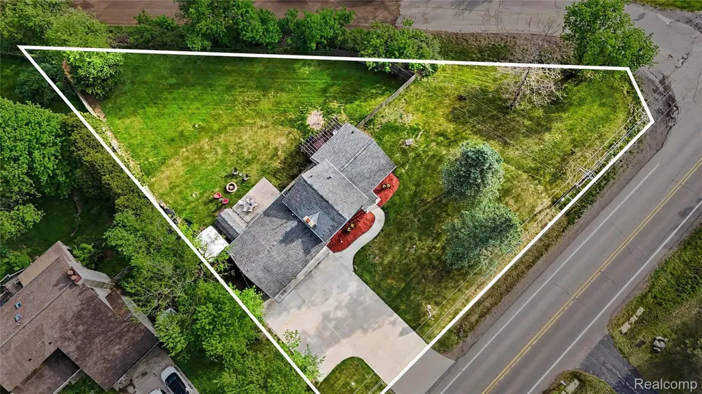 11995 Davisburg Road Springfield Charter Township MI 48350