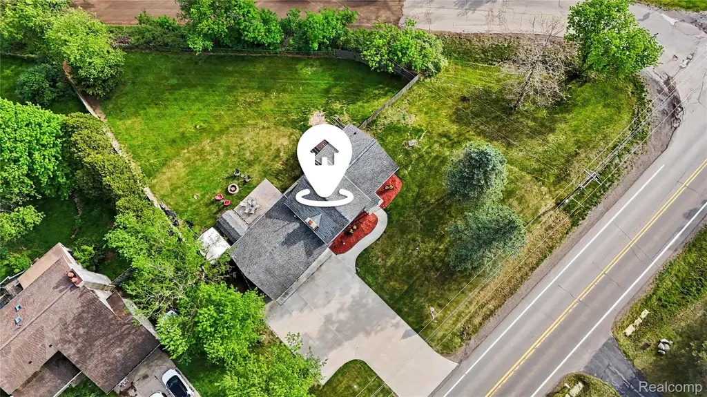11995 Davisburg Road Springfield Charter Township MI 48350
