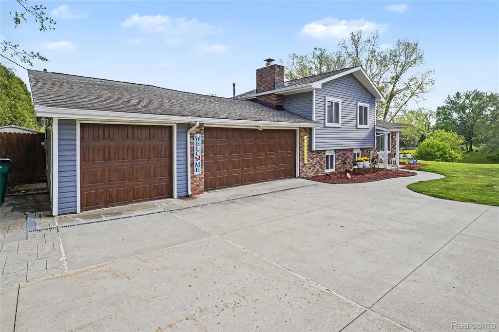 11995 Davisburg Road Springfield Charter Township MI 48350