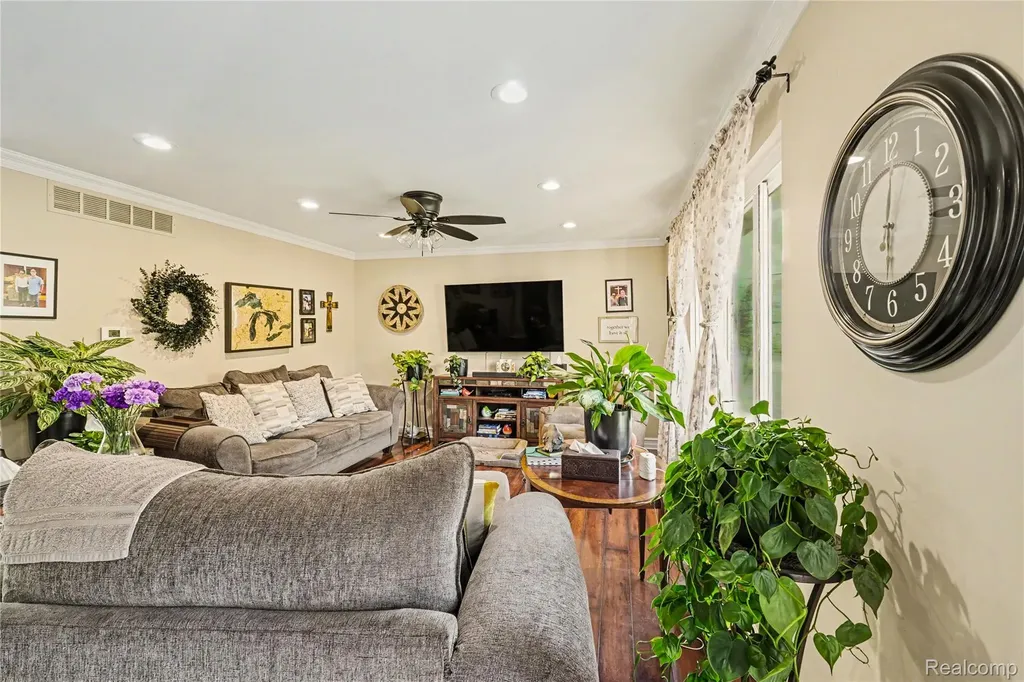 11995 Davisburg Road Springfield Charter Township MI 48350