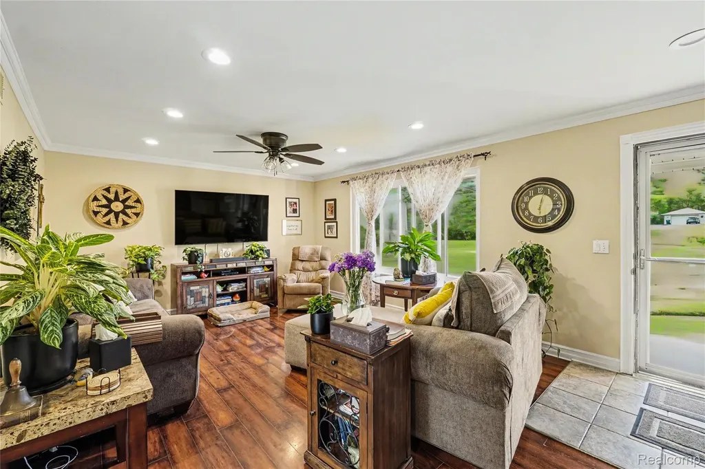 11995 Davisburg Road Springfield Charter Township MI 48350