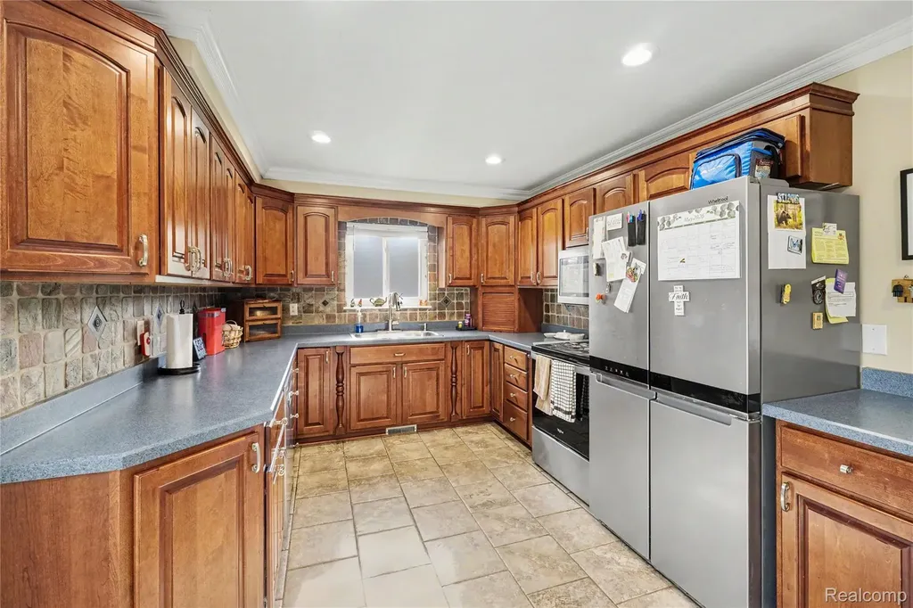 11995 Davisburg Road Springfield Charter Township MI 48350