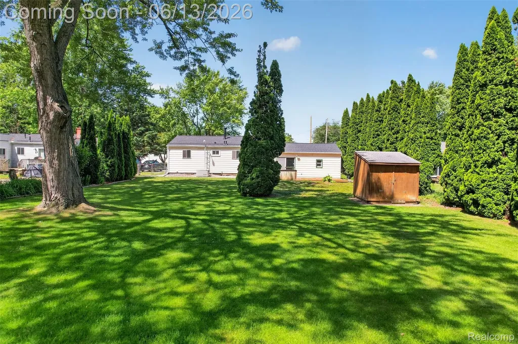 4141 Bristolwood Drive Flint Charter Township MI 48507