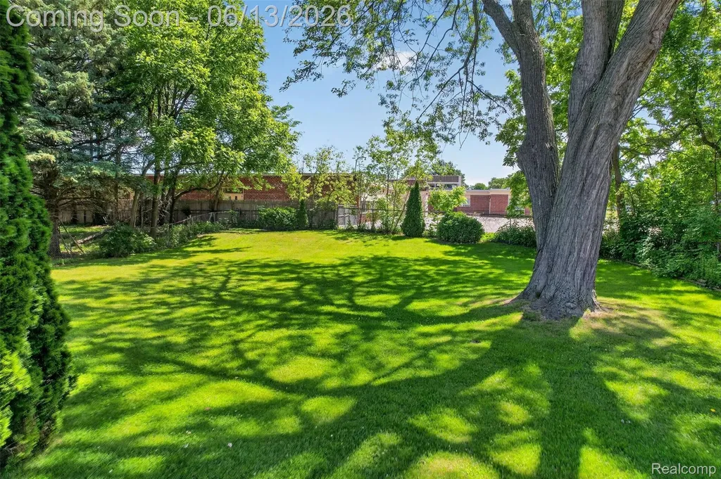 4141 Bristolwood Drive Flint Charter Township MI 48507