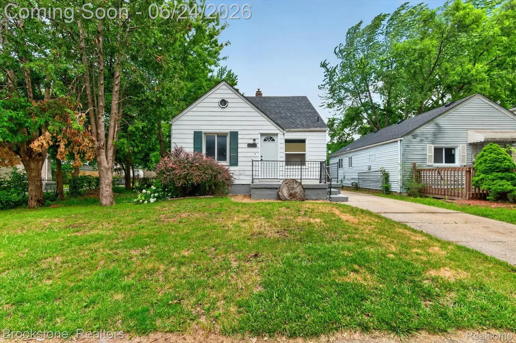 7203 Orchard Avenue Warren City MI 48091