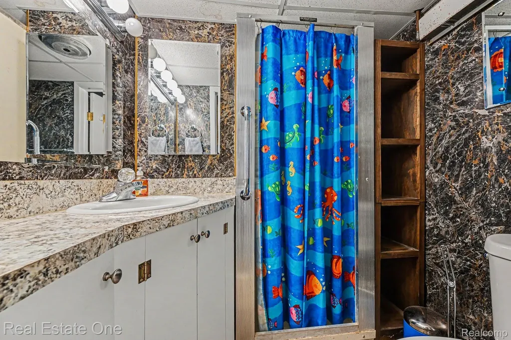 8780 Big Lake Road Springfield Charter Township MI 48346