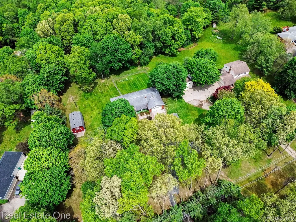 8780 Big Lake Road Springfield Charter Township MI 48346