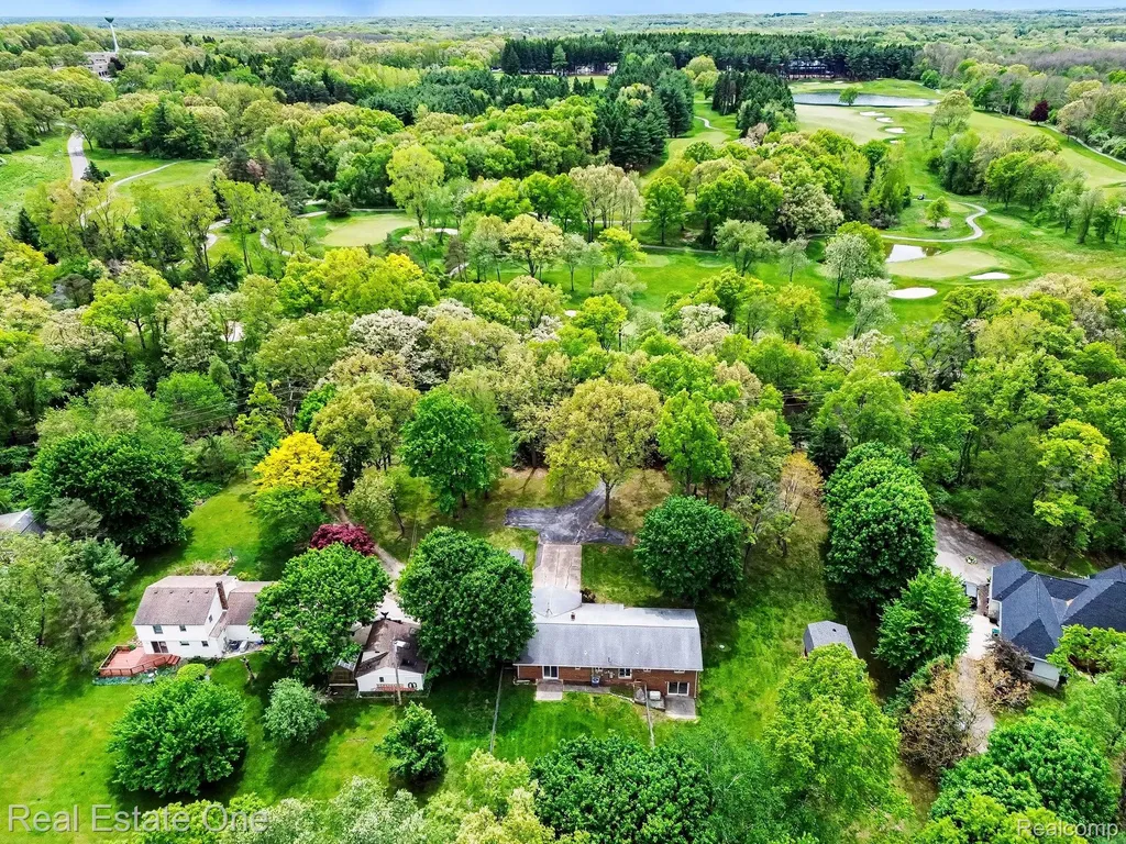 8780 Big Lake Road Springfield Charter Township MI 48346