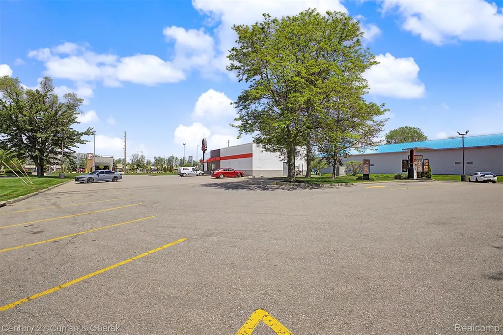 27277 Eureka Road Taylor City MI 48180