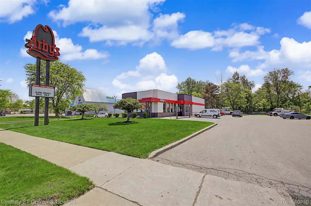 27277 Eureka Road Taylor City MI 48180