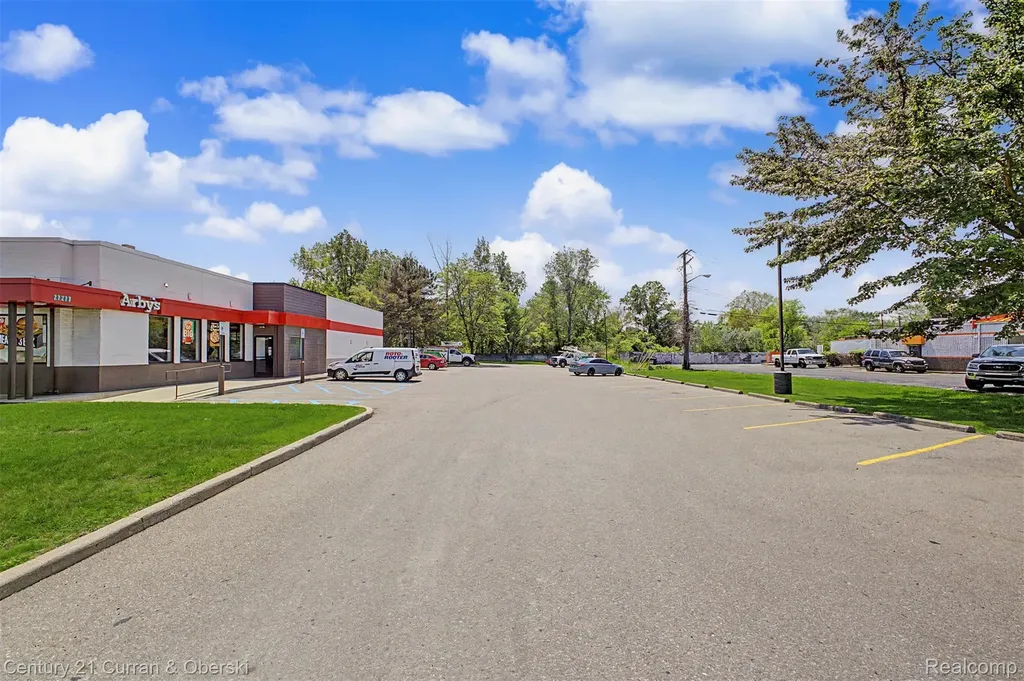 27277 Eureka Road Taylor City MI 48180