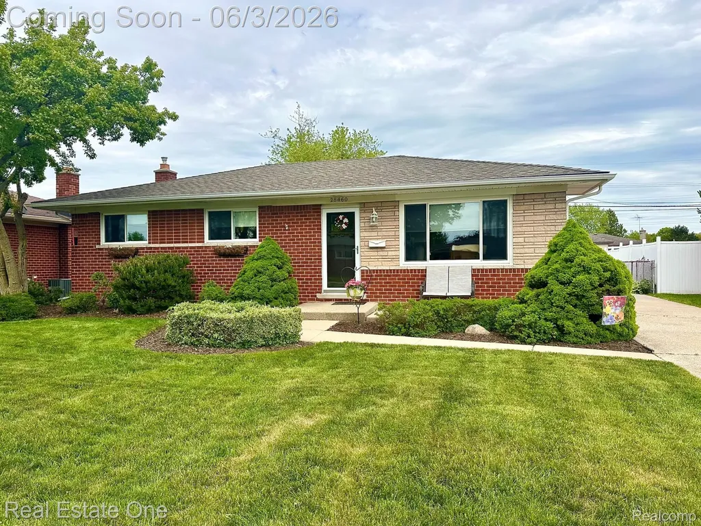 28460 Bradner Drive Warren City MI 48088