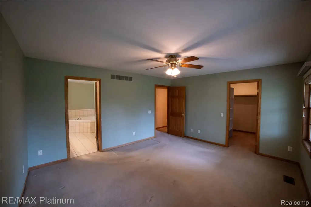 12987 Holtforth Road Tyrone Township MI 48430