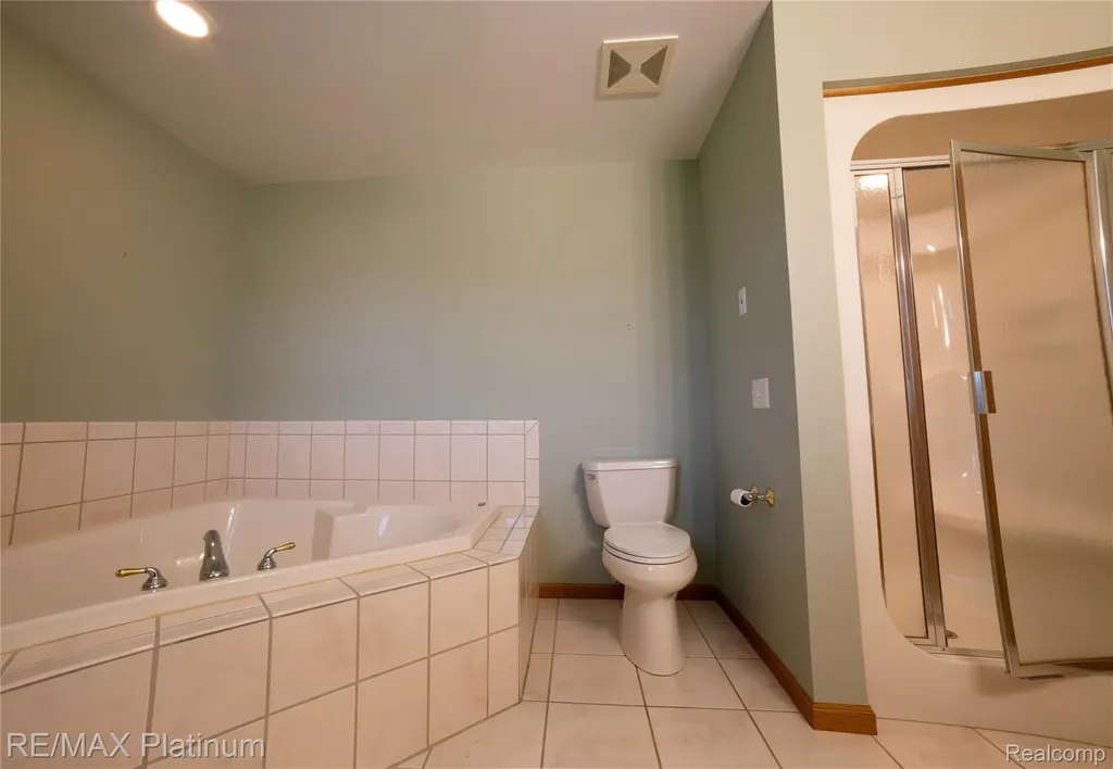 12987 Holtforth Road Tyrone Township MI 48430