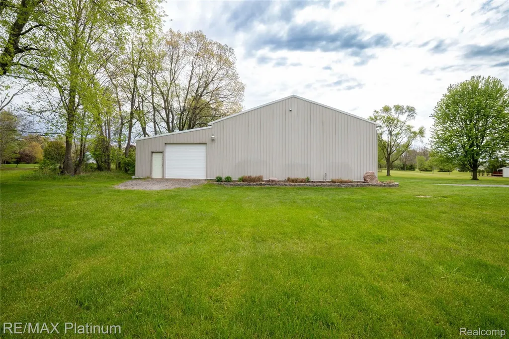 12987 Holtforth Road Tyrone Township MI 48430
