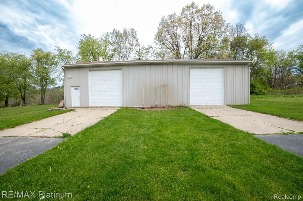 12987 Holtforth Road Tyrone Township MI 48430