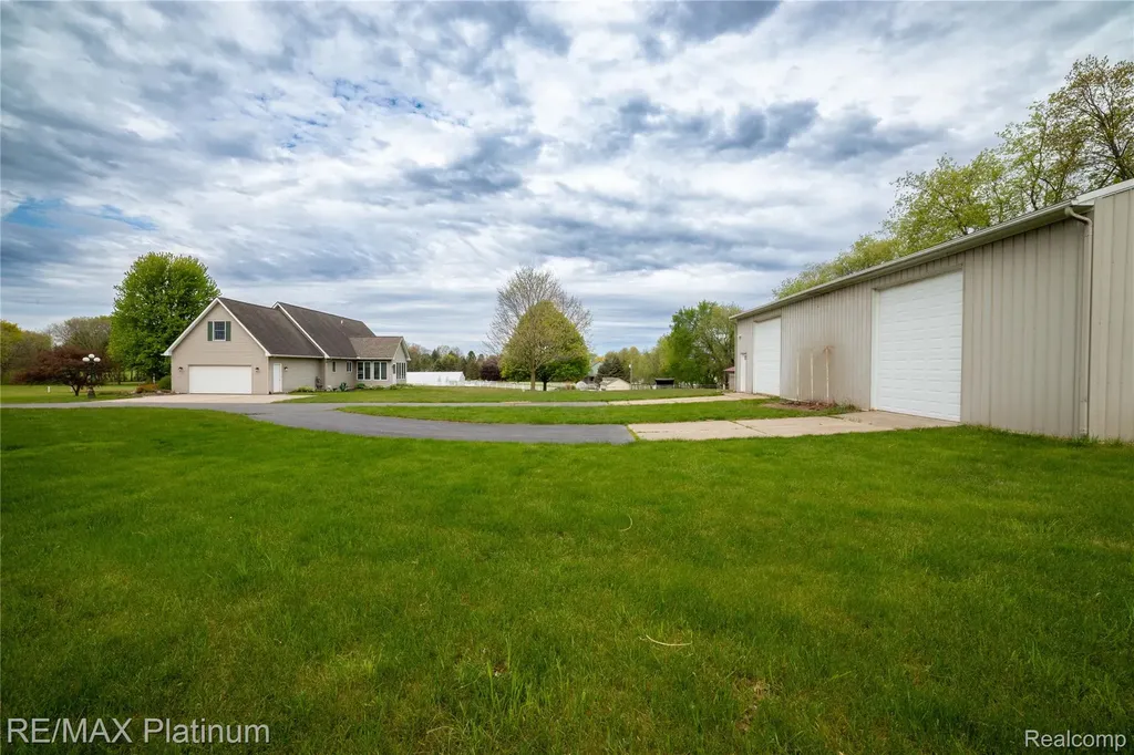 12987 Holtforth Road Tyrone Township MI 48430