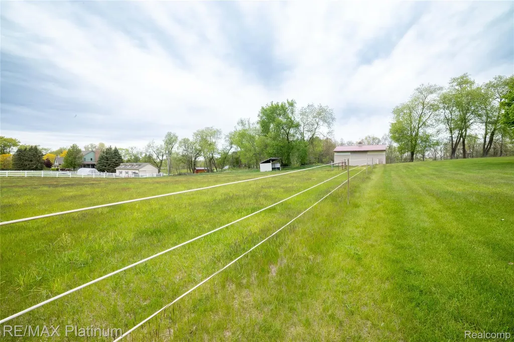 12987 Holtforth Road Tyrone Township MI 48430
