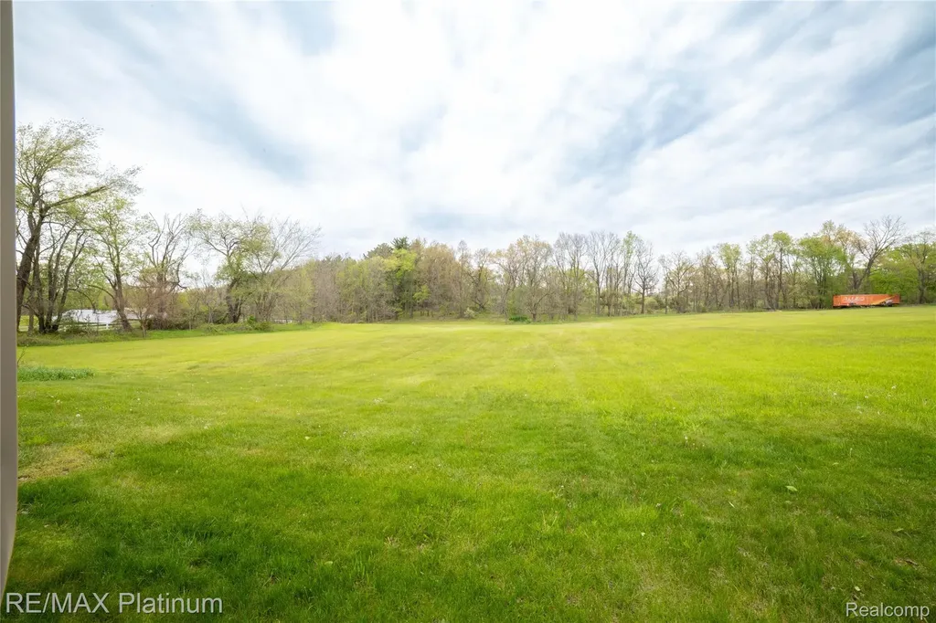 12987 Holtforth Road Tyrone Township MI 48430