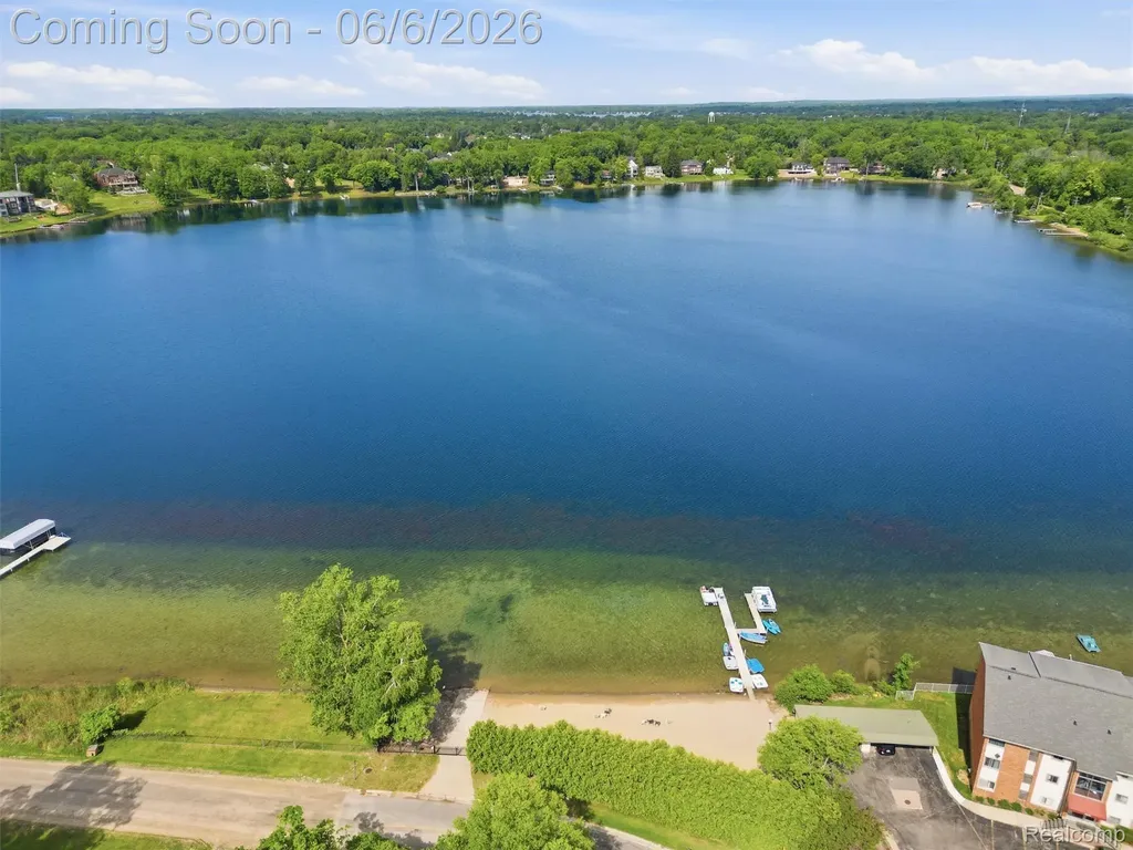 1975 Klingensmith Road Bloomfield Hills City MI 48302